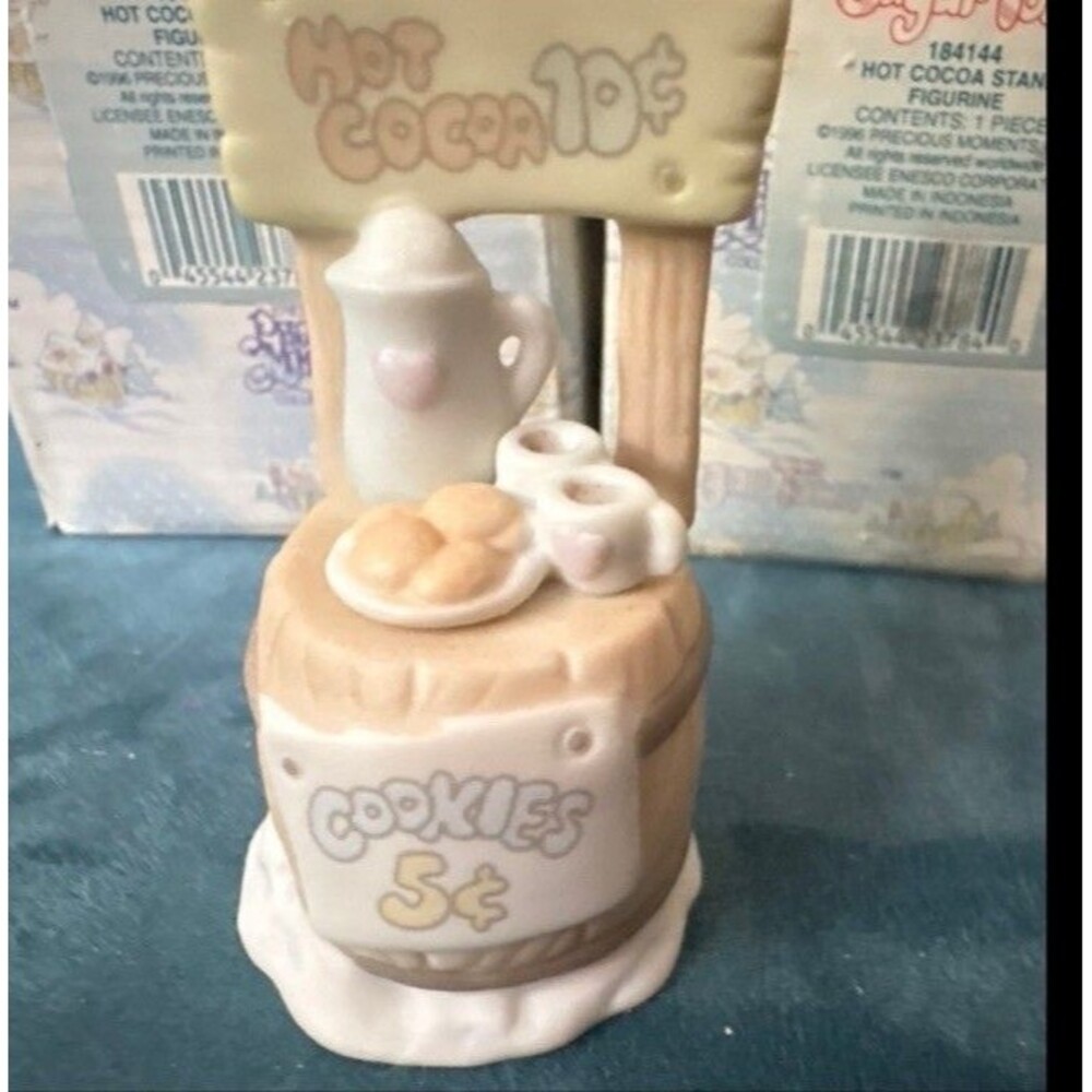 Precious Moments Sugar Town Hot Cocoa Stand & Piggy Bank Porcelain 1996 set of 3